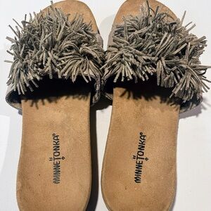 Minnetonka Women's Brown Fringe Sandals